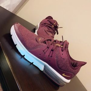 Women’s Burgundy Nike Airmax